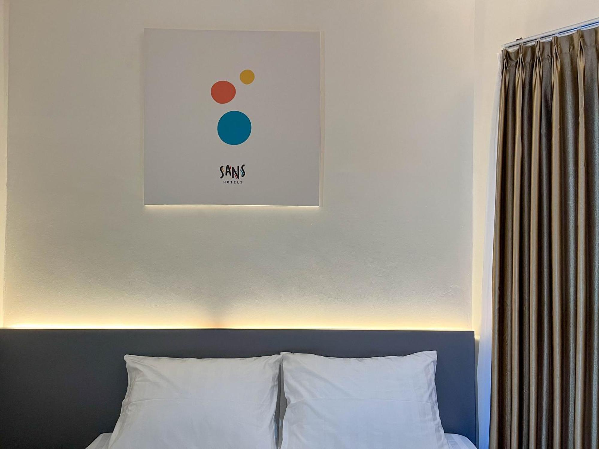 Sans Hotel Premiere Majapahit スマラン エクステリア 写真