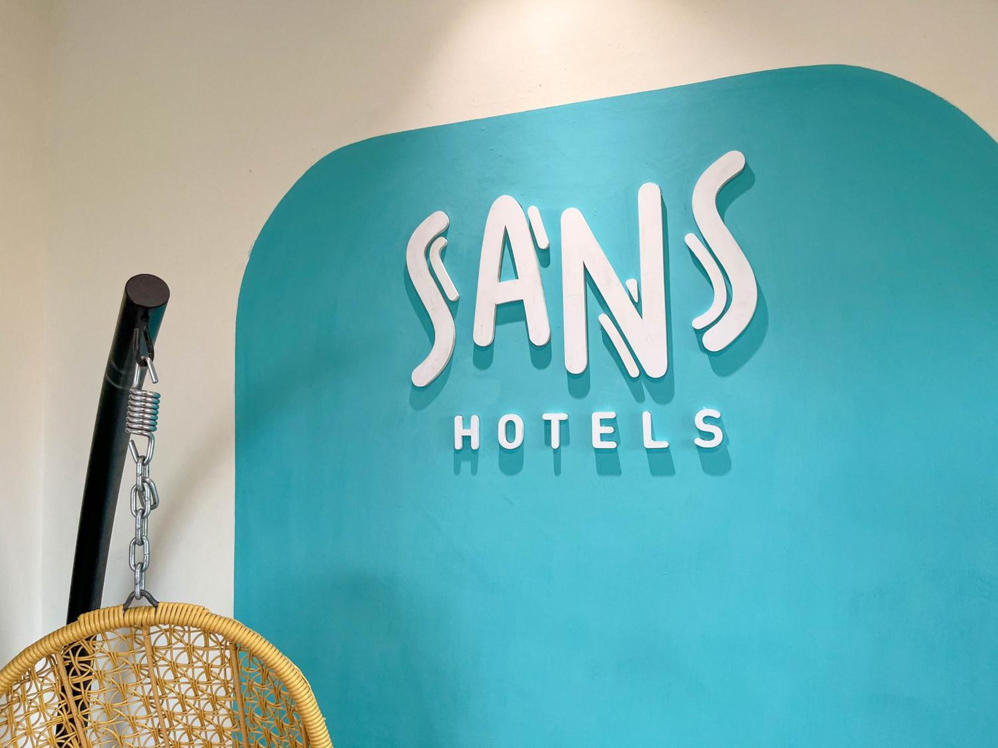 Sans Hotel Premiere Majapahit スマラン エクステリア 写真