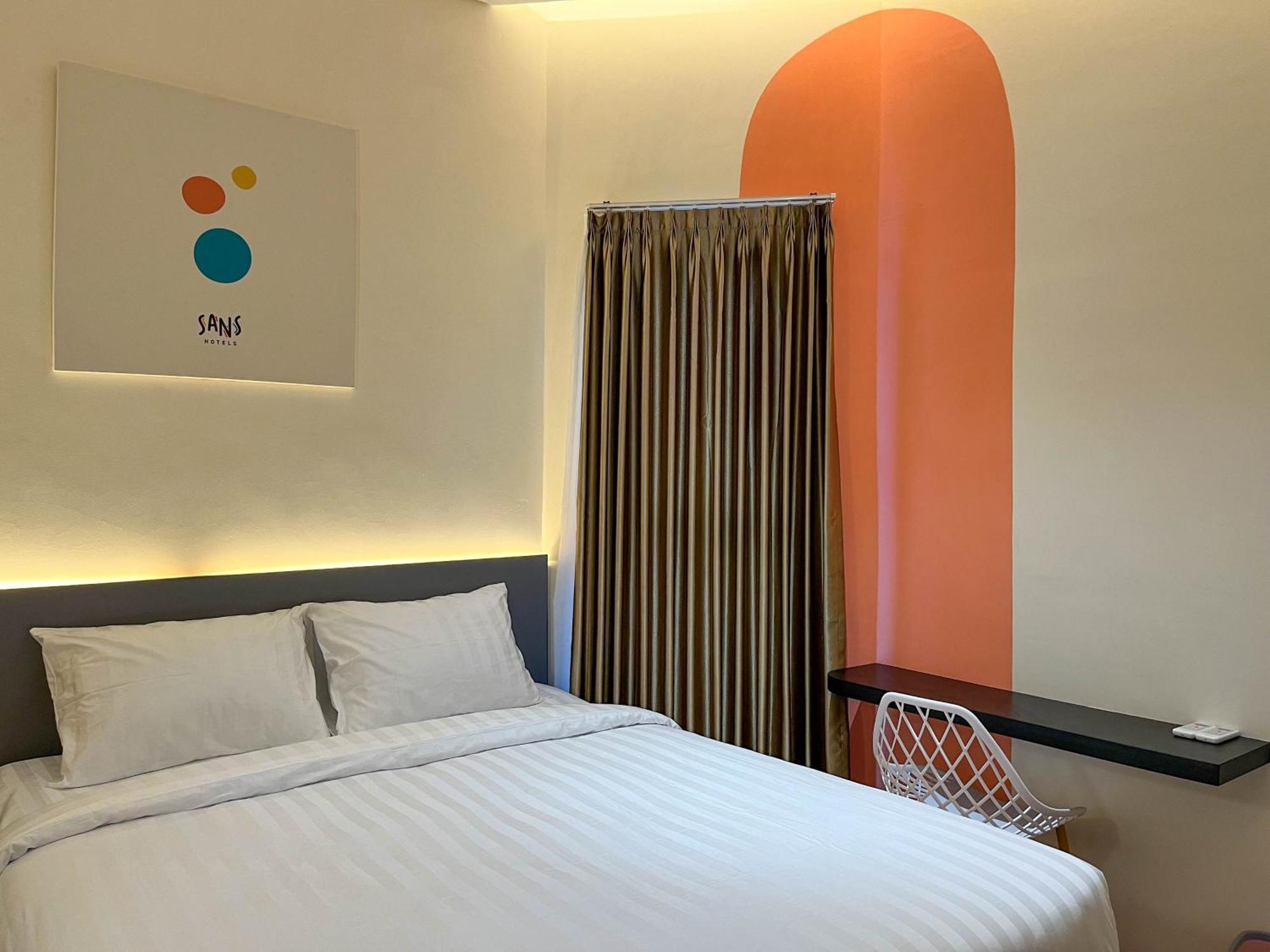 Sans Hotel Premiere Majapahit スマラン エクステリア 写真