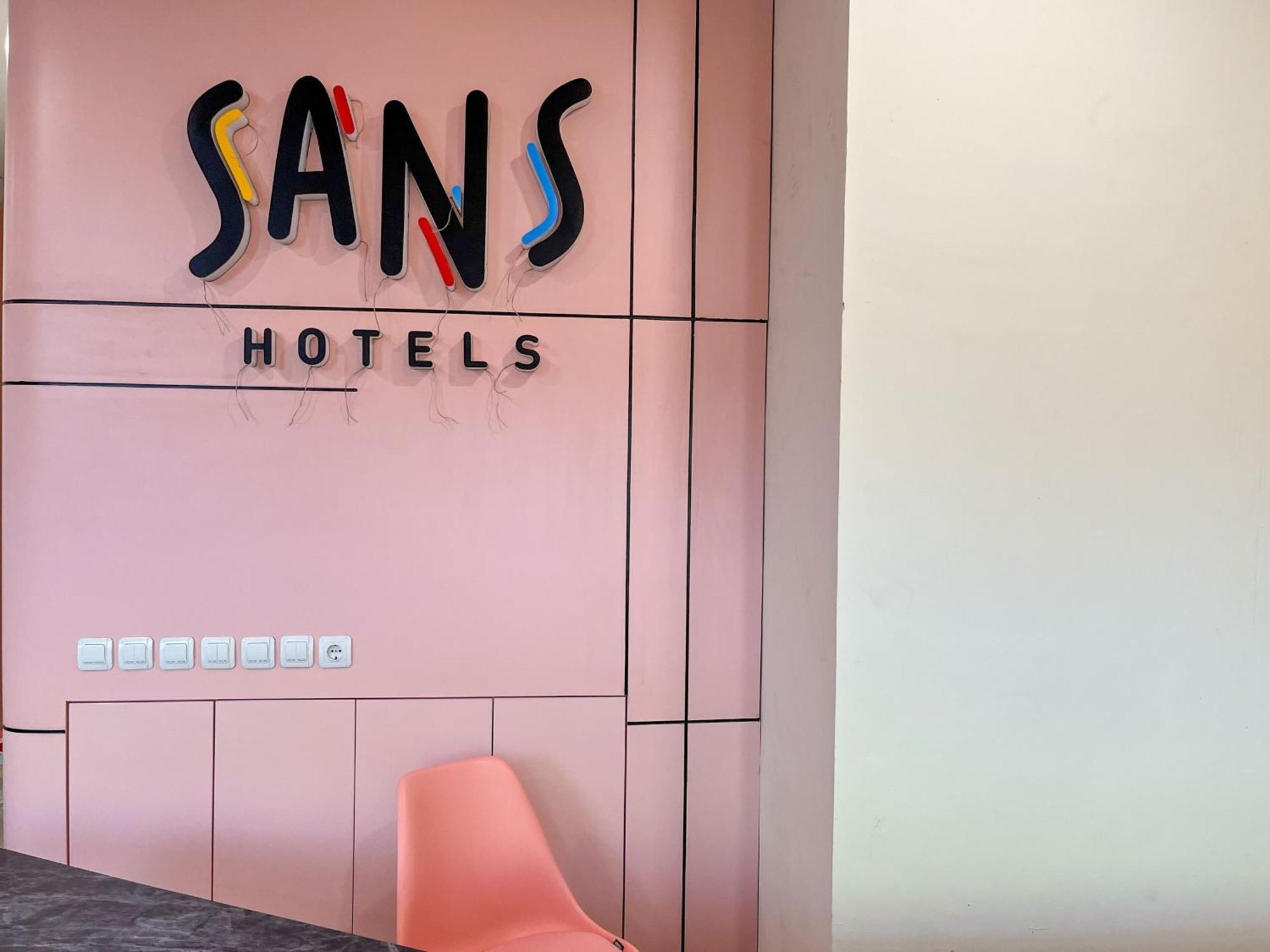 Sans Hotel Premiere Majapahit スマラン エクステリア 写真