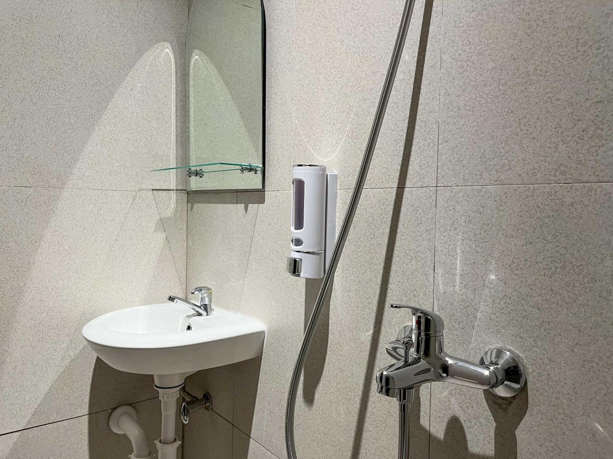 Sans Hotel Premiere Majapahit スマラン エクステリア 写真